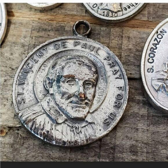 CHRISTIAN RELIGION Saint Medals Pendants Religious Silver Tone Medallions Set - Picture 4 of 6